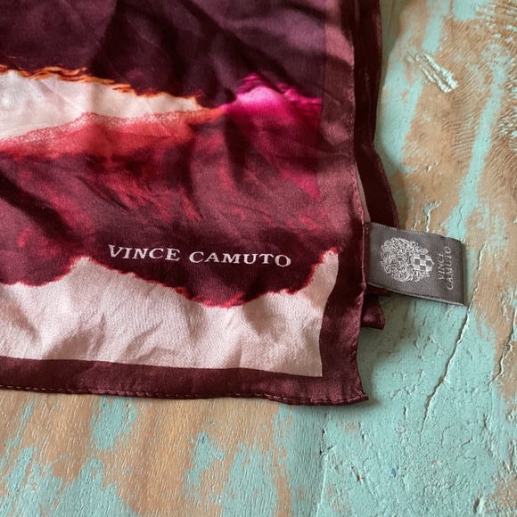 Vince Camuto scarf - Picture 3 of 3